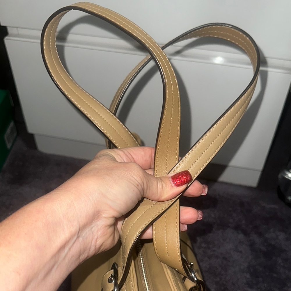 Coach Tan Leather Tote Bag.. Near excellent condition. - Picture 16 of 17